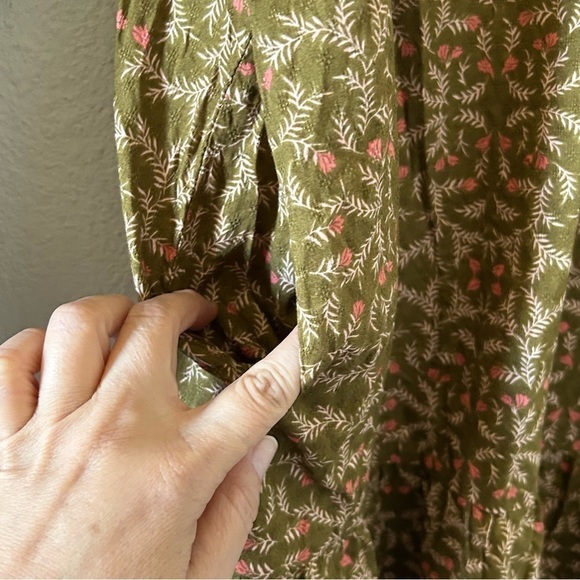 Universal Thread Women’s Dress Medium Bell Sleeves Frill Pockets Peasant Cottage - Picture 5 of 9